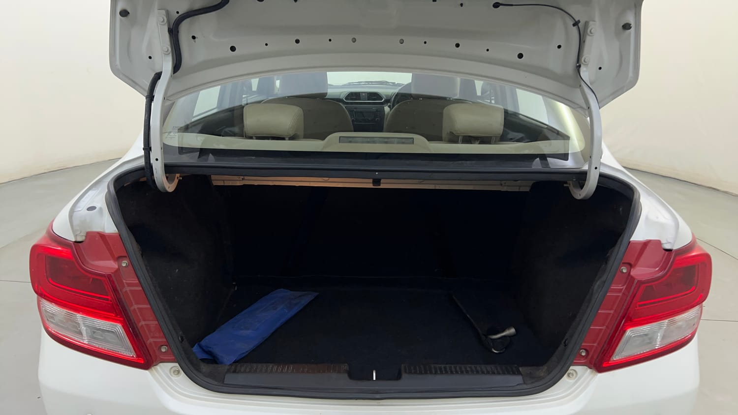 Used 2018 Maruti Suzuki Dzire VXi AMT Petrol Automatic interior DICKY INSIDE VIEW
