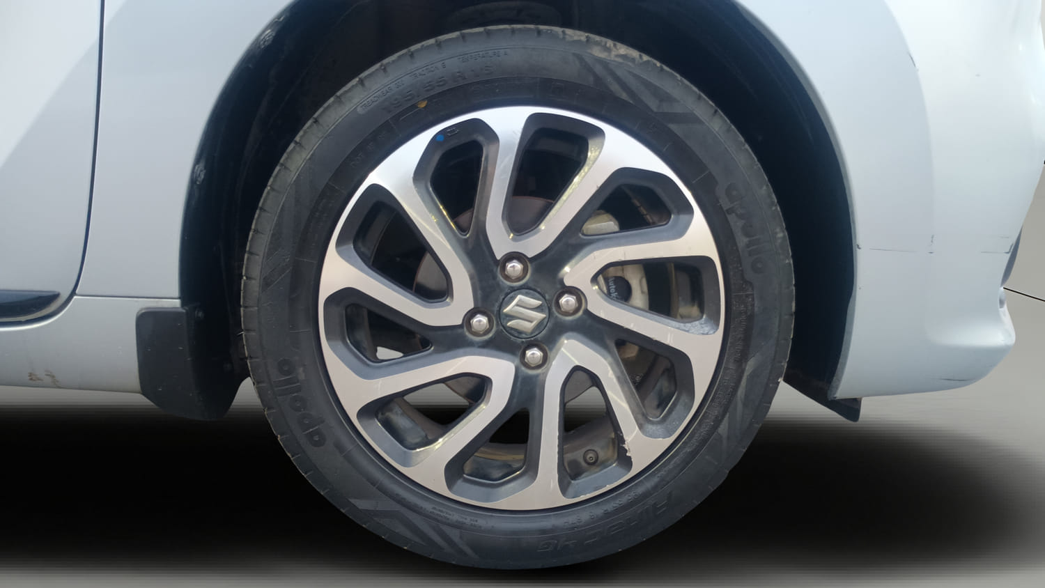 Used 2022 Maruti Suzuki Baleno Alpha MT Petrol Manual tyres RIGHT FRONT TYRE RIM VIEW