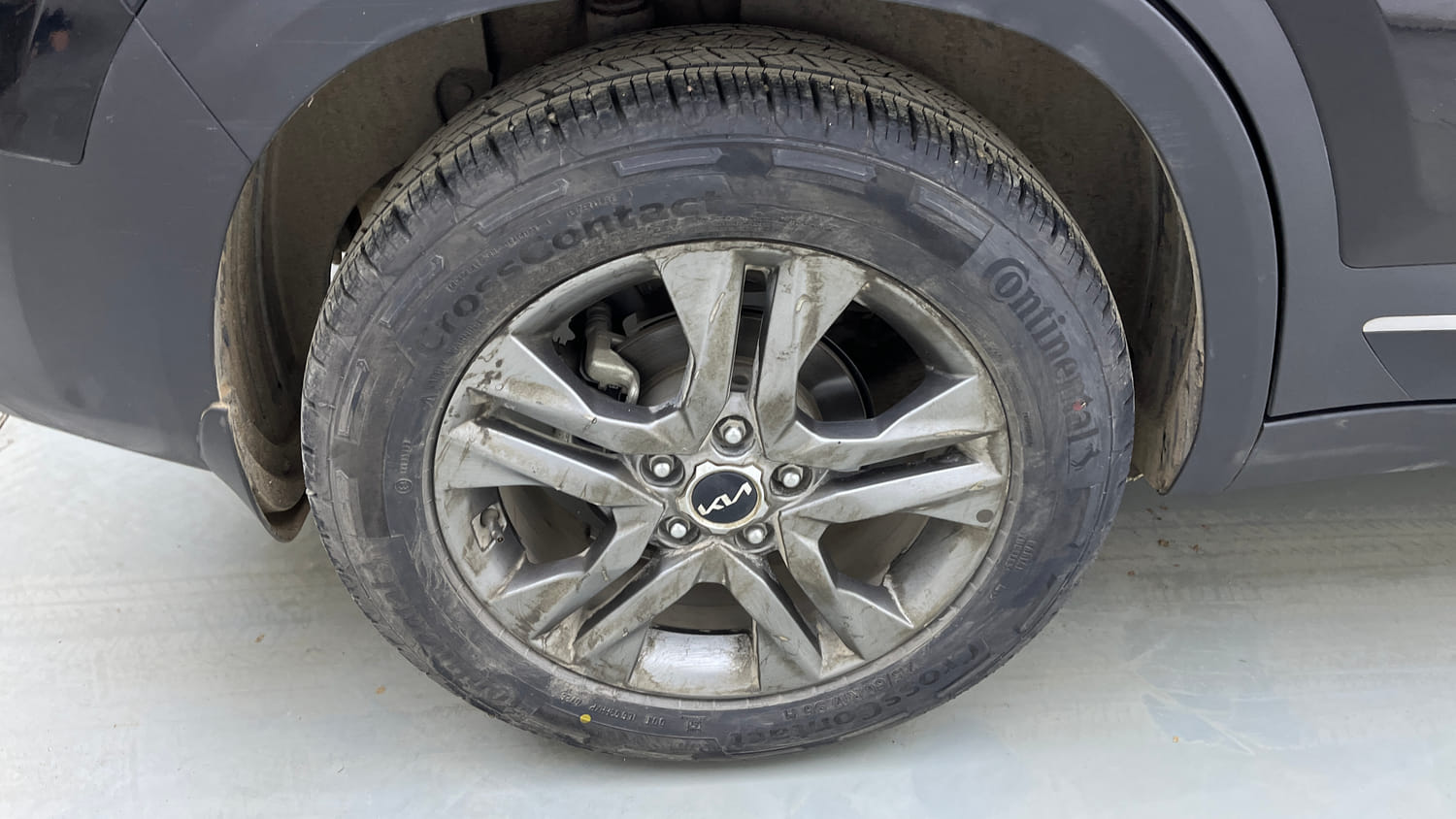 Used 2022 kia Seltos HTX 1.5 IVT Petrol Automatic tyres RIGHT REAR TYRE RIM VIEW