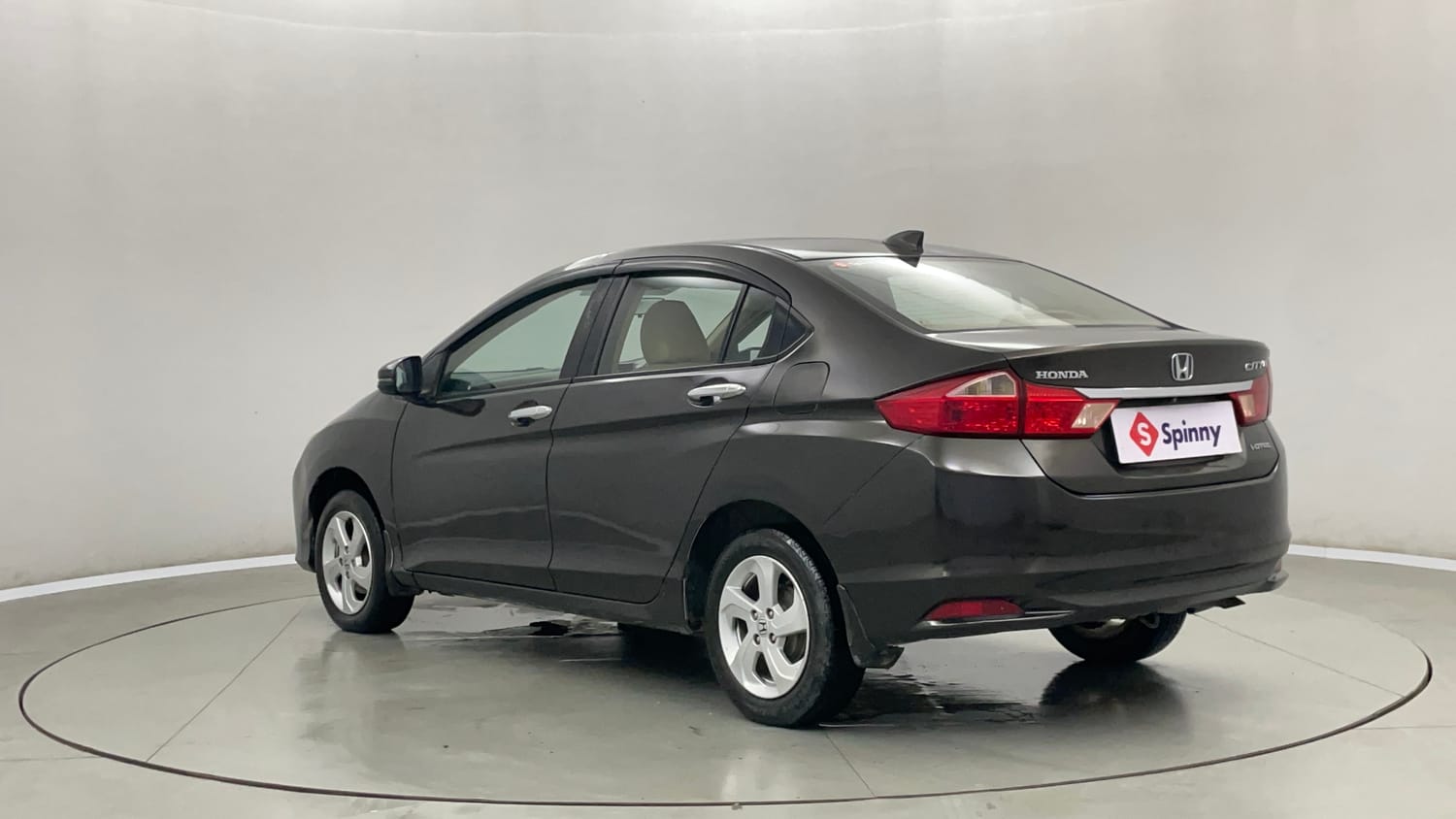 Used 2015 Honda City V Diesel Diesel Manual exterior LEFT REAR CORNER VIEW