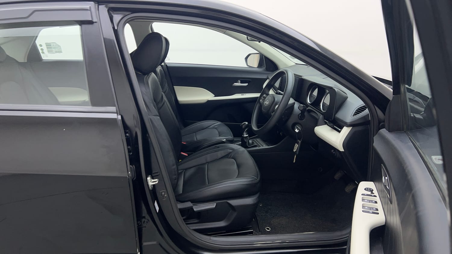Used 2023 Hyundai Verna EX 1.5 Petrol MT Petrol Manual interior RIGHT SIDE FRONT DOOR CABIN VIEW