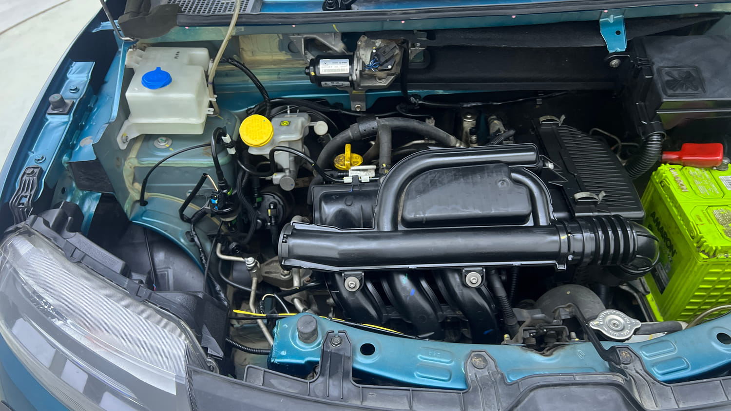 Used 2020 Renault Kwid CLIMBER 1.0 Opt Petrol Manual engine ENGINE RIGHT SIDE VIEW