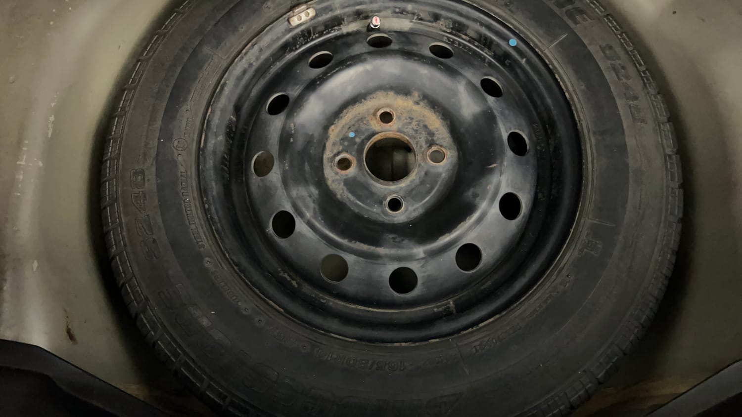 Used 2013 Maruti Suzuki Swift VXi Petrol Manual tyres SPARE TYRE VIEW