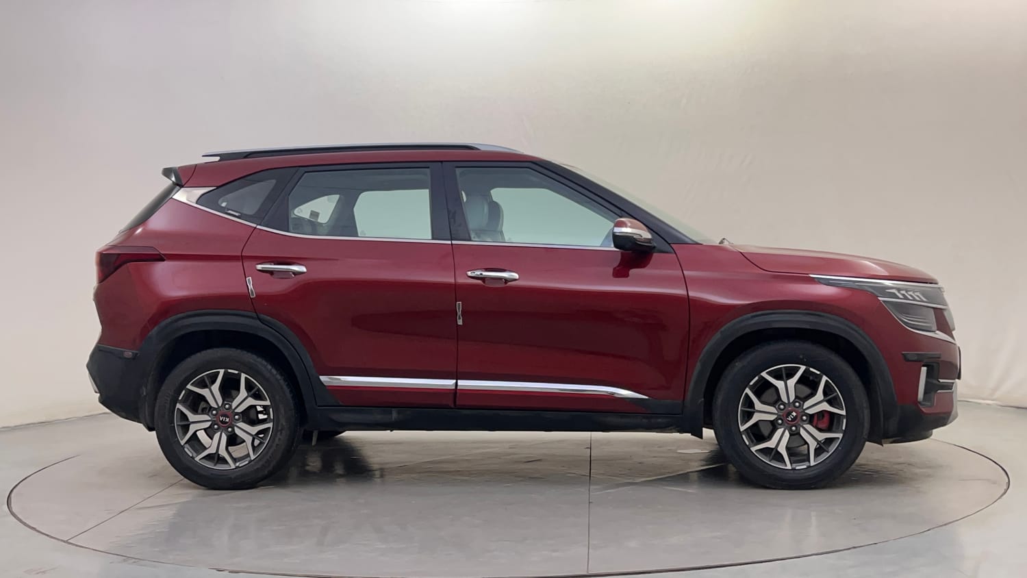 Used 2020 Kia Seltos GTX Plus 1.4 Petrol Manual exterior RIGHT SIDE VIEW