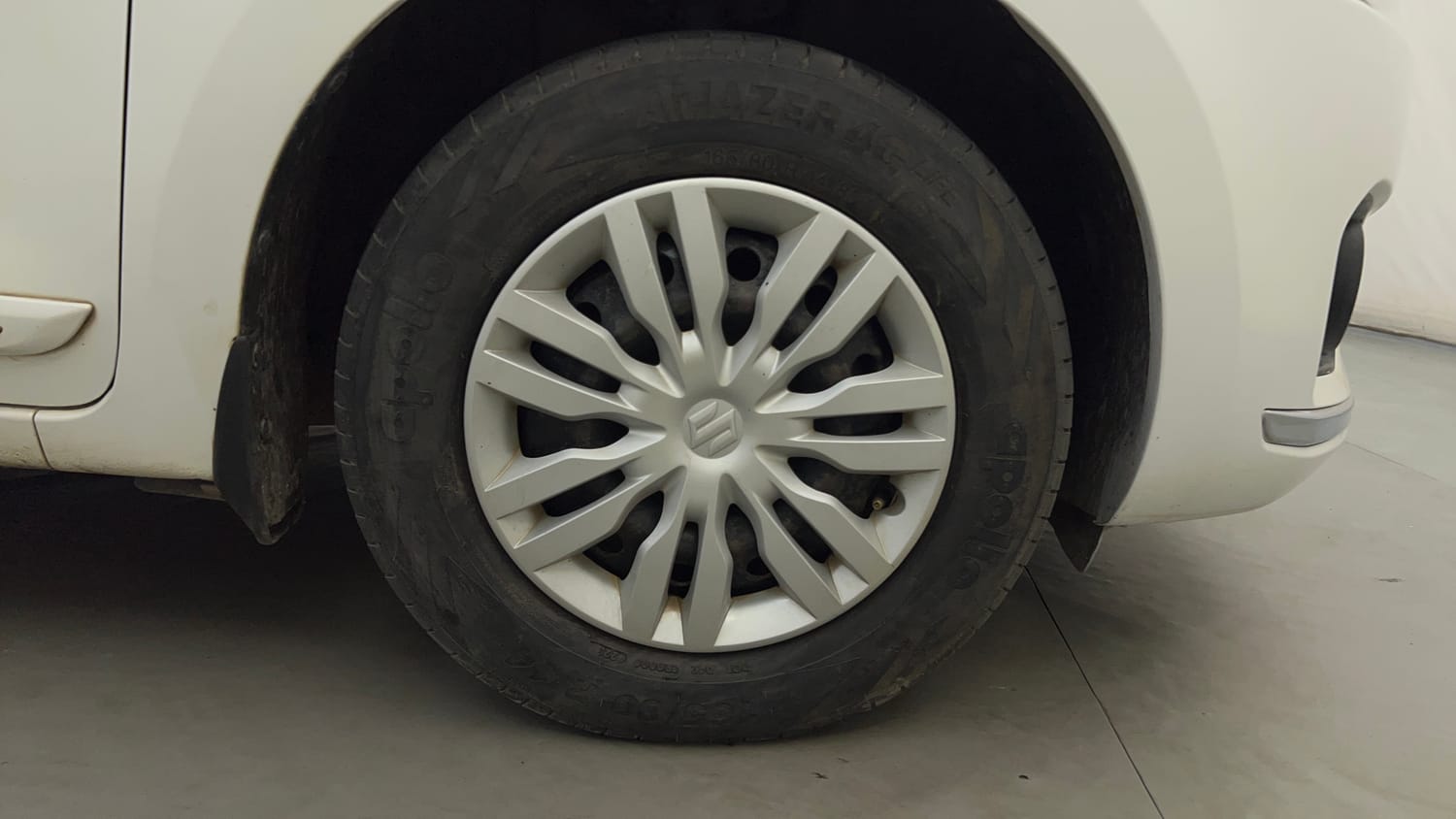 Used 2018 Maruti Suzuki Dzire VXi AMT Petrol Automatic tyres RIGHT FRONT TYRE RIM VIEW