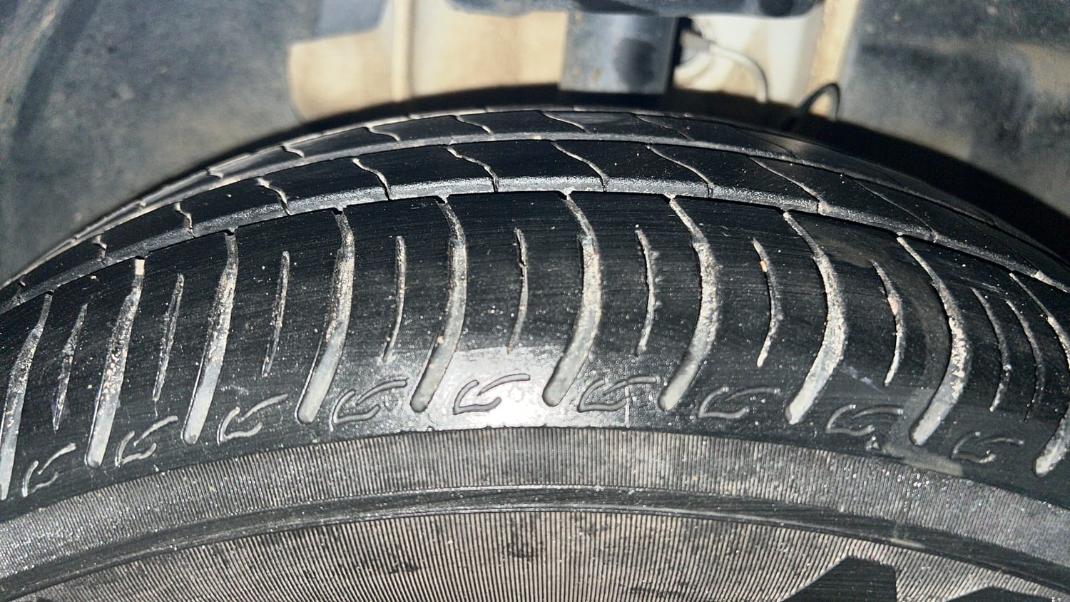 Used 2026 Tata Tiago XT Petrol Manual tyres RIGHT FRONT TYRE TREAD VIEW