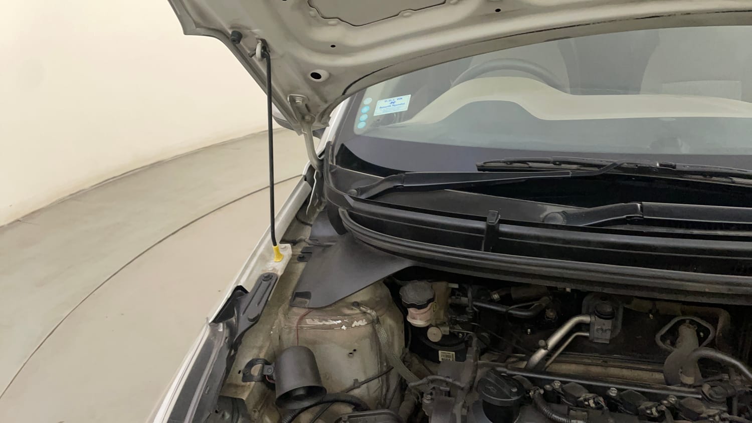 Used 2018 Hyundai Elite i20 Magna Executive 1.2 Petrol Manual engine ENGINE RIGHT SIDE HINGE & APRON VIEW
