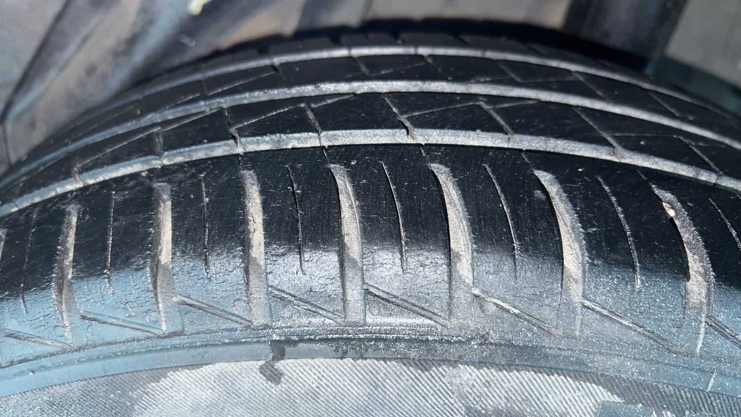 Used 2013 Honda Amaze 1.2 S i-VTEC Petrol Manual tyres LEFT REAR TYRE TREAD VIEW
