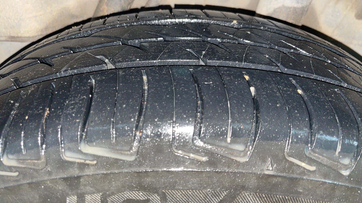 Used 2015 Honda City V Diesel Diesel Manual tyres LEFT REAR TYRE TREAD VIEW