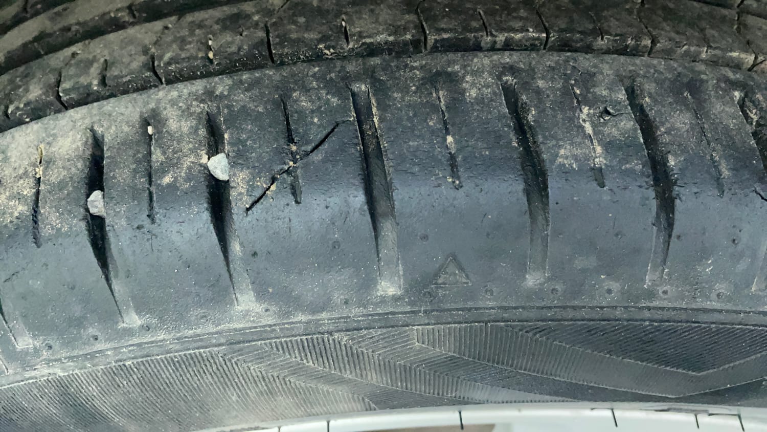 Used 2022 Maruti Suzuki Baleno Zeta AGS Petrol Automatic tyres RIGHT REAR TYRE TREAD VIEW