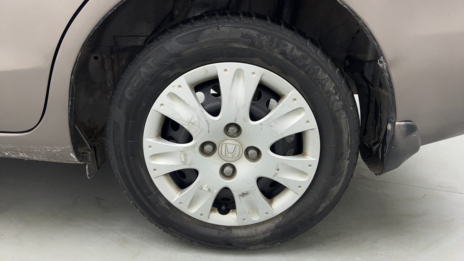 Used 2013 Honda Amaze 1.2 S i-VTEC Petrol Manual tyres LEFT REAR TYRE RIM VIEW