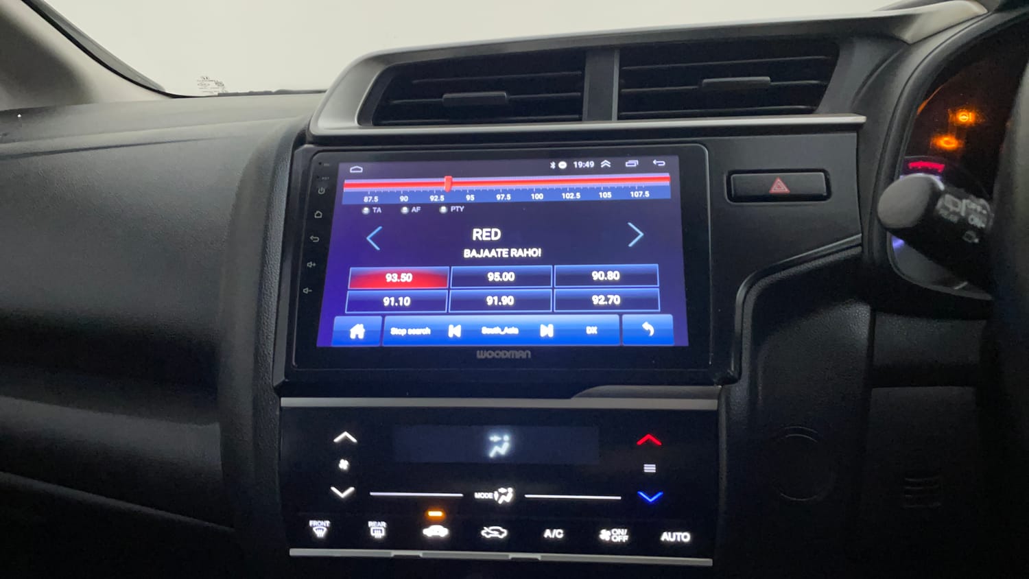 Used 2018 Honda Jazz VX Petrol Petrol Manual top_features Touch screen infotainment system