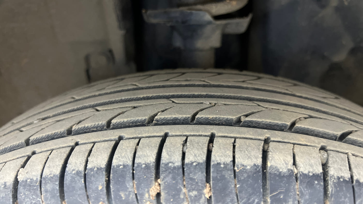 Used 2020 Renault Kwid CLIMBER 1.0 Opt Petrol Manual tyres LEFT FRONT TYRE TREAD VIEW