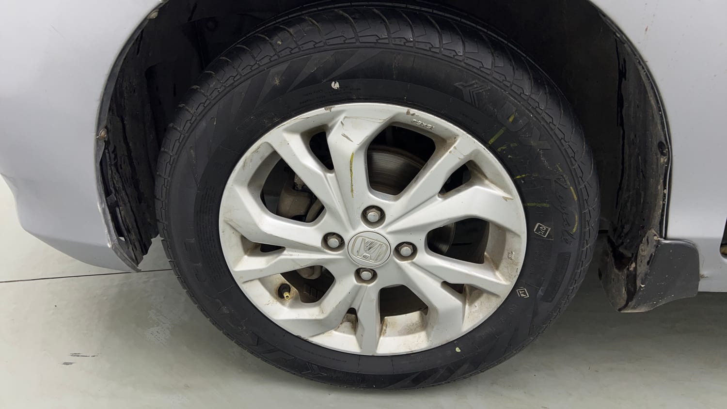 Used 2019 Honda Amaze 1.2 VX MT Petrol Petrol Manual tyres LEFT FRONT TYRE RIM VIEW