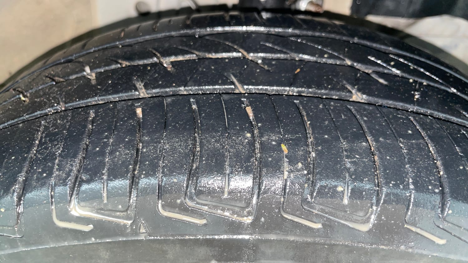Used 2015 Honda City V Diesel Diesel Manual tyres RIGHT FRONT TYRE TREAD VIEW