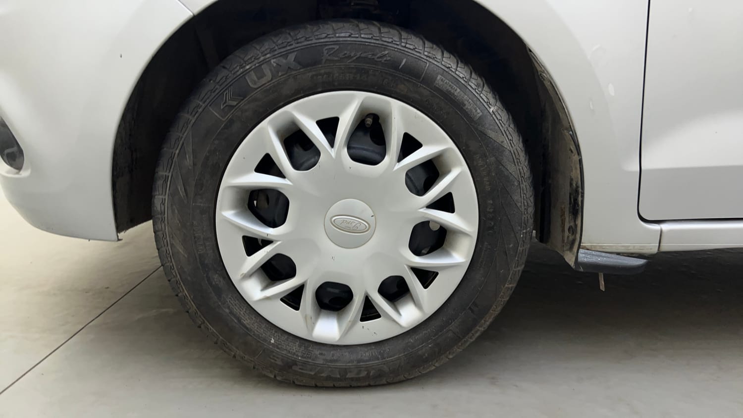 Used 2016 Ford Figo Aspire Trend 1.2 Ti-VCT Petrol Manual tyres LEFT FRONT TYRE RIM VIEW