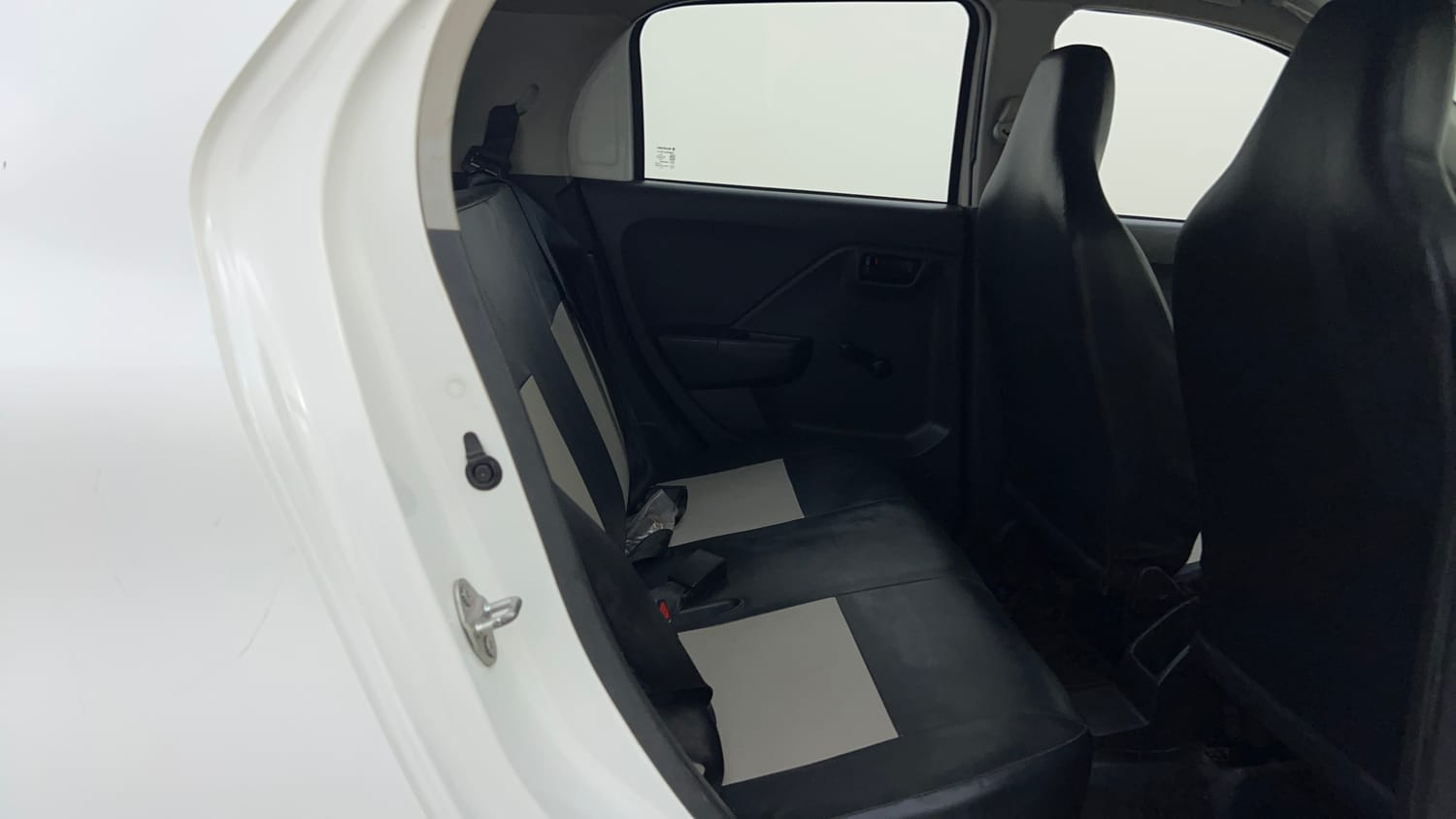Used 2022 Maruti Suzuki Alto K10 LXi Petrol Manual interior RIGHT SIDE REAR DOOR CABIN VIEW