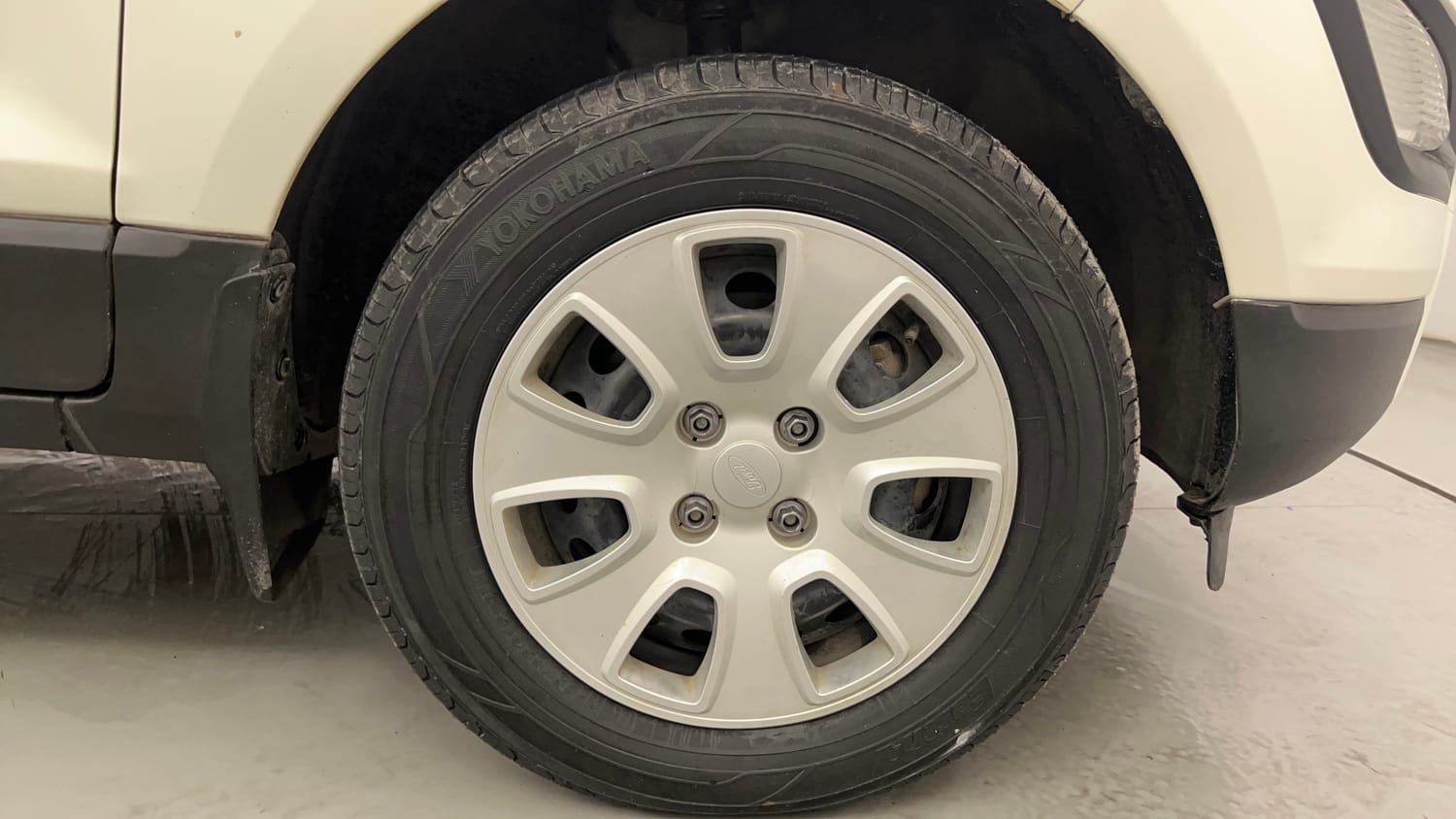 Used 2021 Ford EcoSport Ambiente 1.5L TDCi Diesel Manual tyres RIGHT FRONT TYRE RIM VIEW