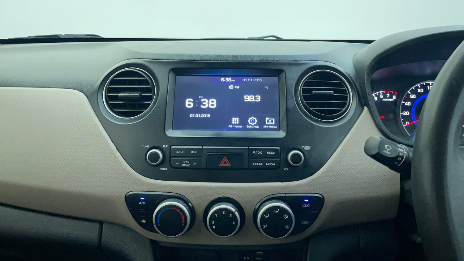 Used 2017 Hyundai Grand i10 Sportz (O) AT 1.2 Kappa VTVT Petrol Automatic interior MUSIC SYSTEM & AC CONTROL VIEW