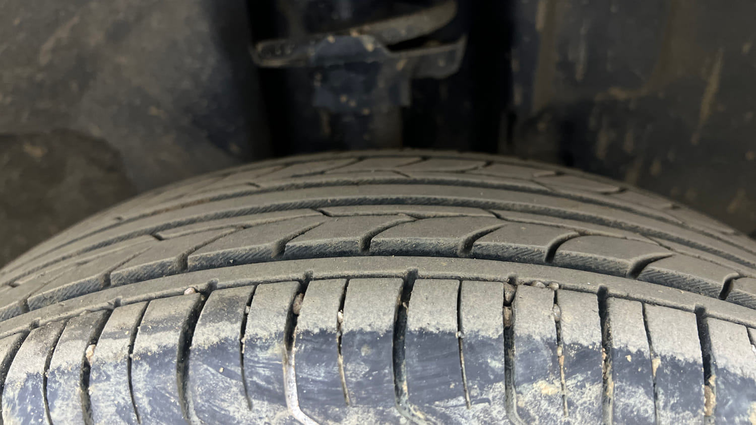 Used 2020 Renault Kwid CLIMBER 1.0 Opt Petrol Manual tyres RIGHT FRONT TYRE TREAD VIEW