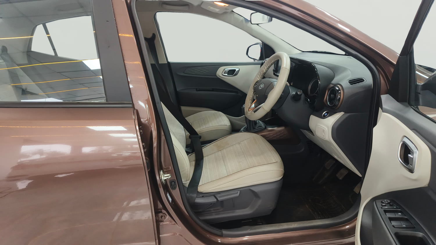 Used 2022 Hyundai Aura SX 1.2 Petrol Petrol Manual interior RIGHT SIDE FRONT DOOR CABIN VIEW