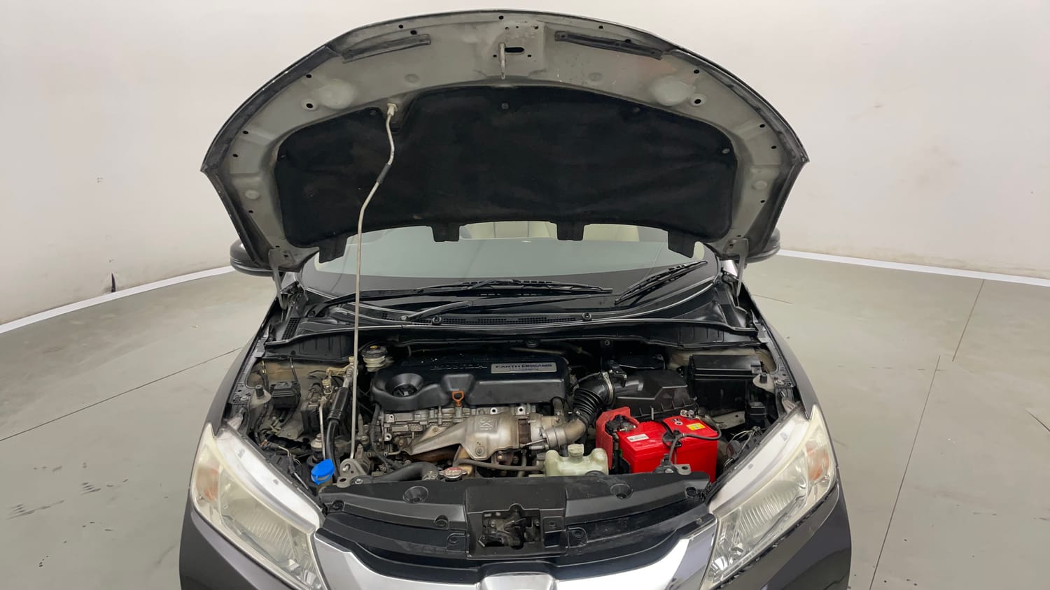 Used 2015 Honda City V Diesel Diesel Manual engine ENGINE & BONNET OPEN FRONT VIEW