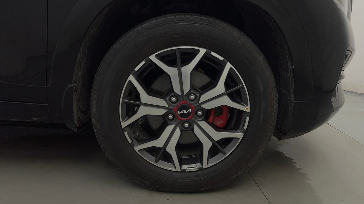 Used 2022 Kia Seltos GTX Plus 1.4 Petrol Manual tyres RIGHT FRONT TYRE RIM VIEW