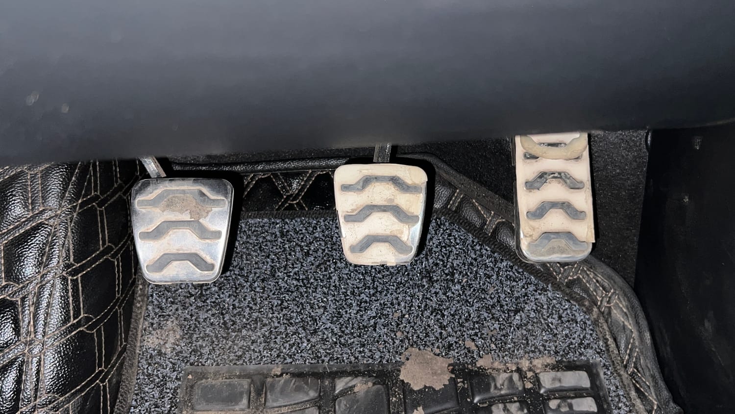 Used 2022 Kia Seltos GTX Plus 1.4 Petrol Manual interior PEDALS VIEW