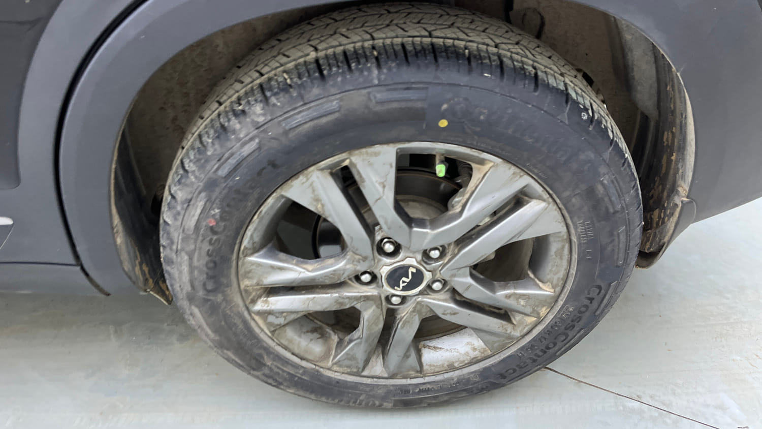 Used 2022 kia Seltos HTX 1.5 IVT Petrol Automatic tyres LEFT REAR TYRE RIM VIEW
