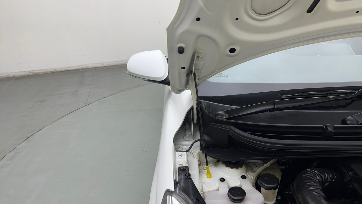 Used 2023 Hyundai Grand i10 Nios Asta 1.2 Kappa VTVT Petrol Manual engine ENGINE RIGHT SIDE HINGE & APRON VIEW