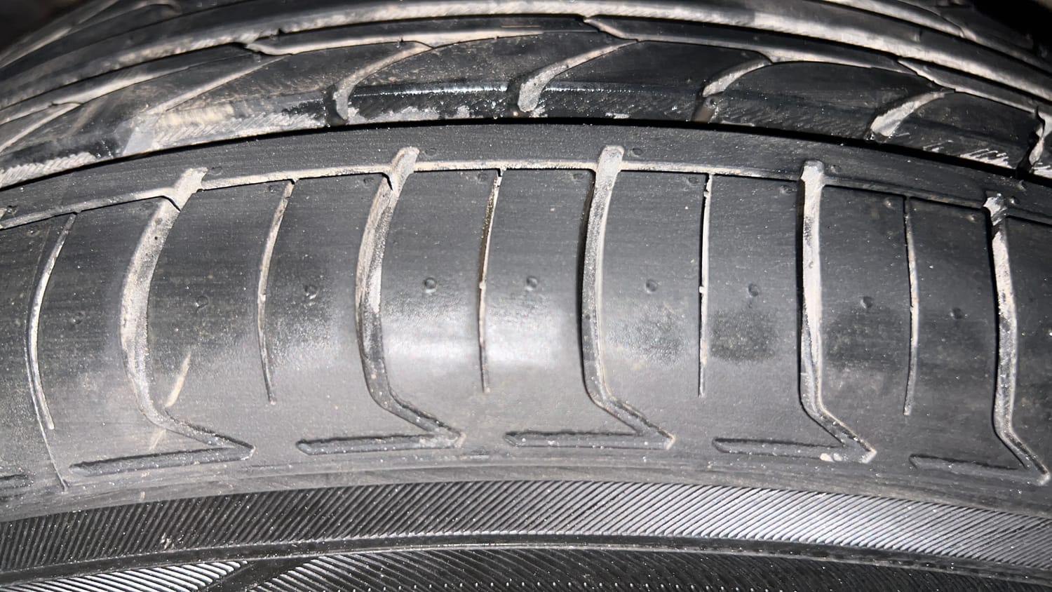 Used 2020 Kia Seltos GTX Plus 1.4 Petrol Manual tyres LEFT FRONT TYRE TREAD VIEW