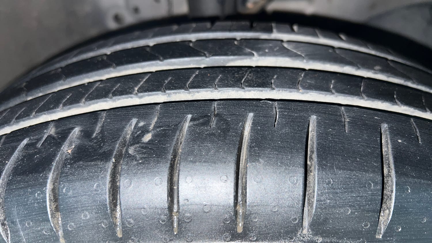 Used 2013 Honda Amaze 1.2 S i-VTEC Petrol Manual tyres RIGHT FRONT TYRE TREAD VIEW