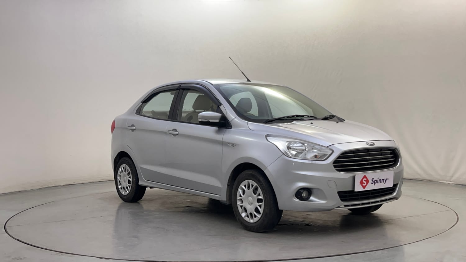 Used 2016 Ford Figo Aspire Trend 1.2 Ti-VCT Petrol Manual exterior RIGHT FRONT CORNER VIEW