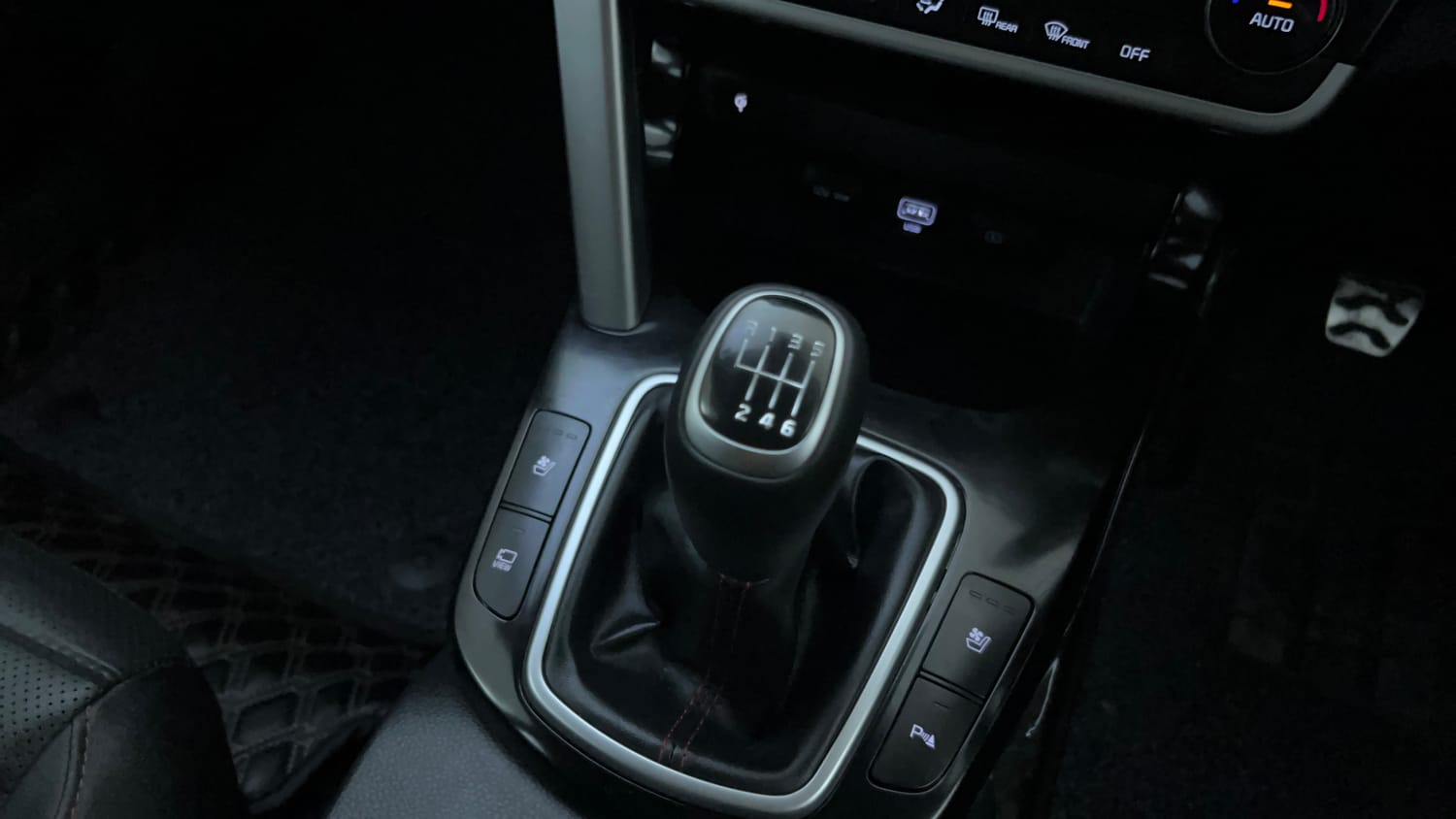 Used 2022 Kia Seltos GTX Plus 1.4 Petrol Manual interior GEAR  KNOB VIEW