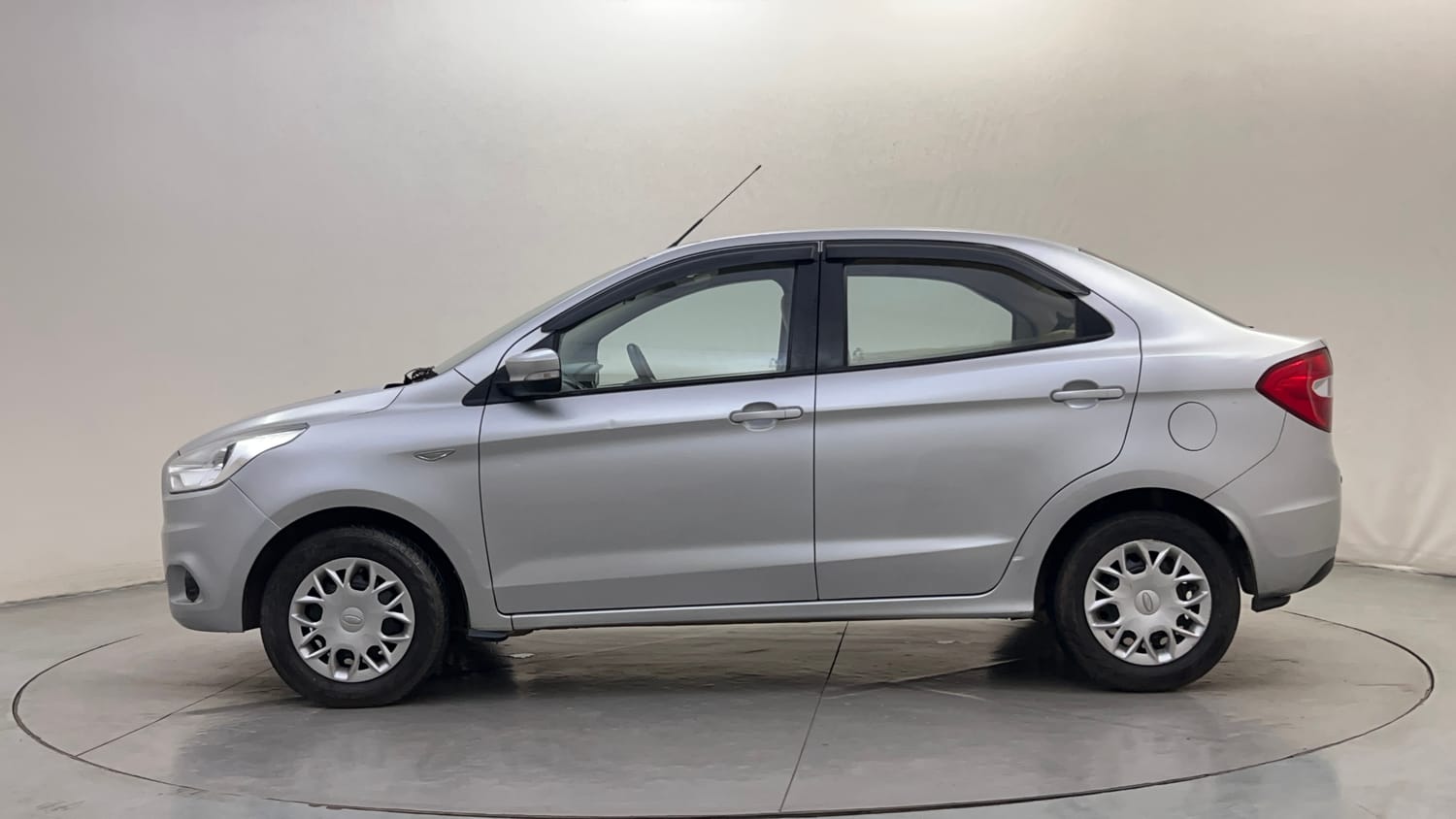 Used 2016 Ford Figo Aspire Trend 1.2 Ti-VCT Petrol Manual exterior LEFT SIDE VIEW