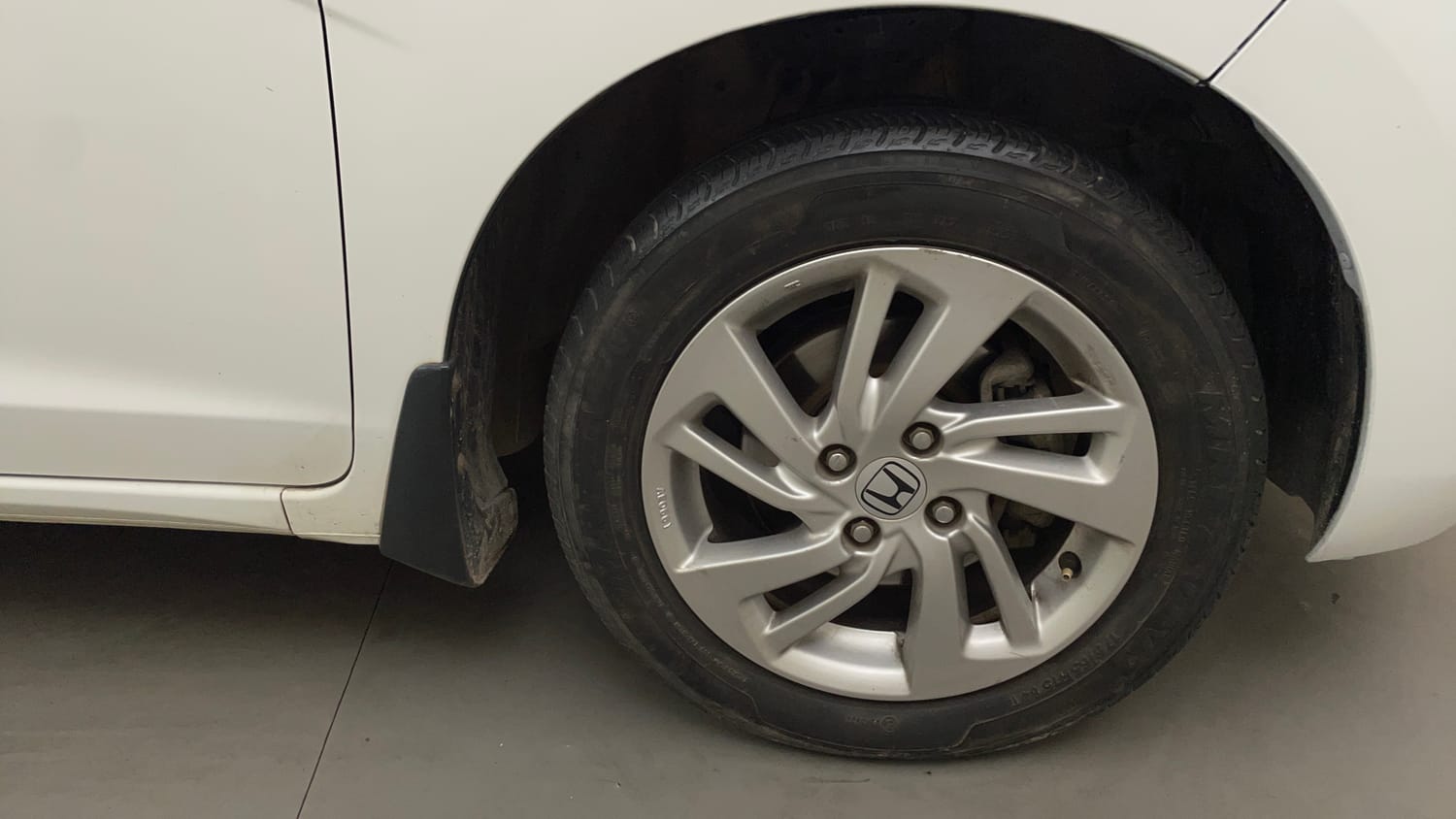 Used 2018 Honda Jazz VX Petrol Petrol Manual tyres RIGHT FRONT TYRE RIM VIEW