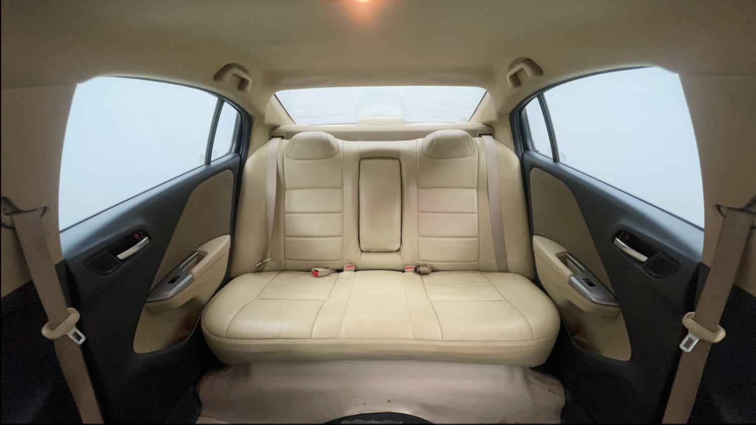 Used 2015 Honda City V Diesel Diesel Manual interior REAR SEAT CONDITION VIEW
