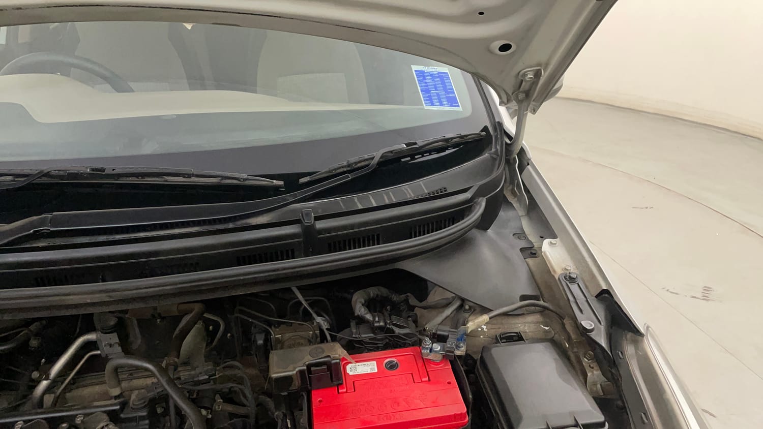 Used 2018 Hyundai Elite i20 Magna Executive 1.2 Petrol Manual engine ENGINE LEFT SIDE HINGE & APRON VIEW