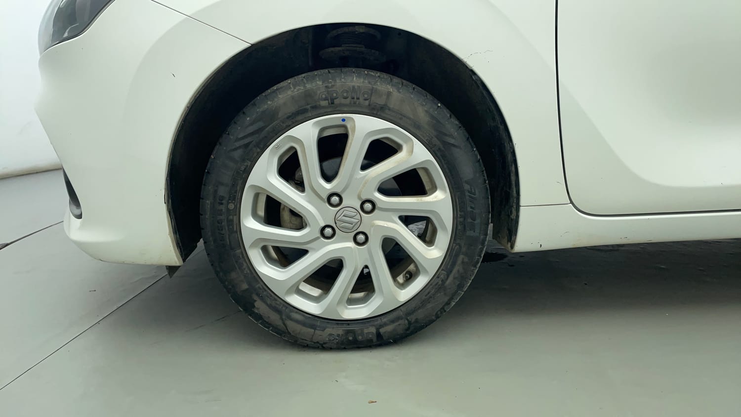 Used 2022 Maruti Suzuki Baleno Zeta AGS Petrol Automatic tyres LEFT FRONT TYRE RIM VIEW