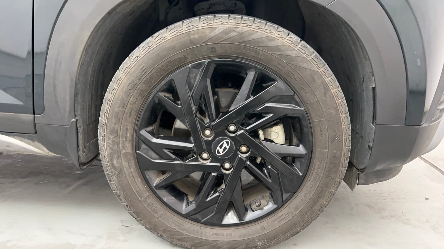 Used 2024 Hyundai Creta 1.5 MPi Petrol MT S(O) Petrol Manual tyres RIGHT FRONT TYRE RIM VIEW