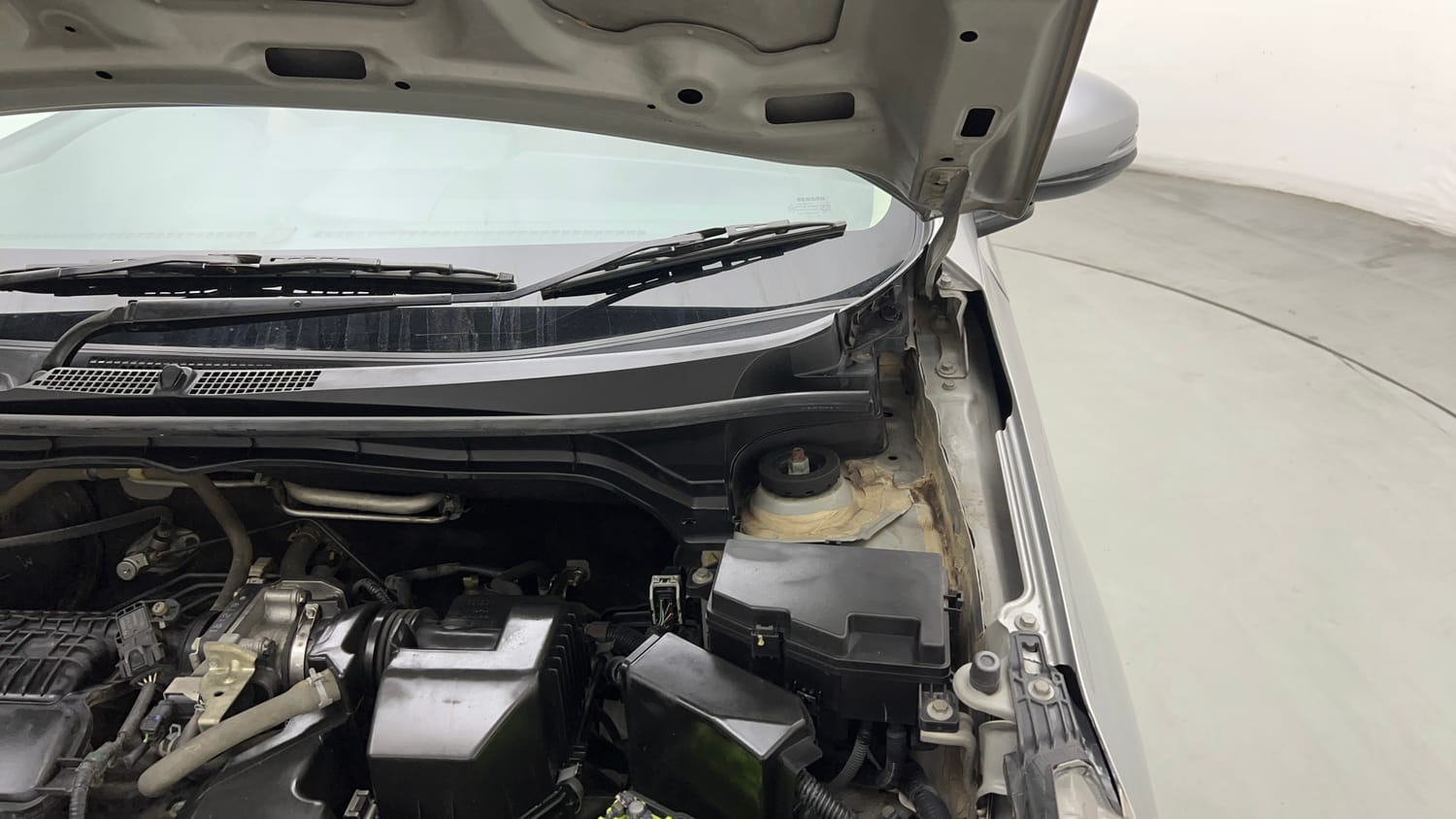 Used 2019 Honda Amaze 1.2 VX MT Petrol Petrol Manual engine ENGINE LEFT SIDE HINGE & APRON VIEW