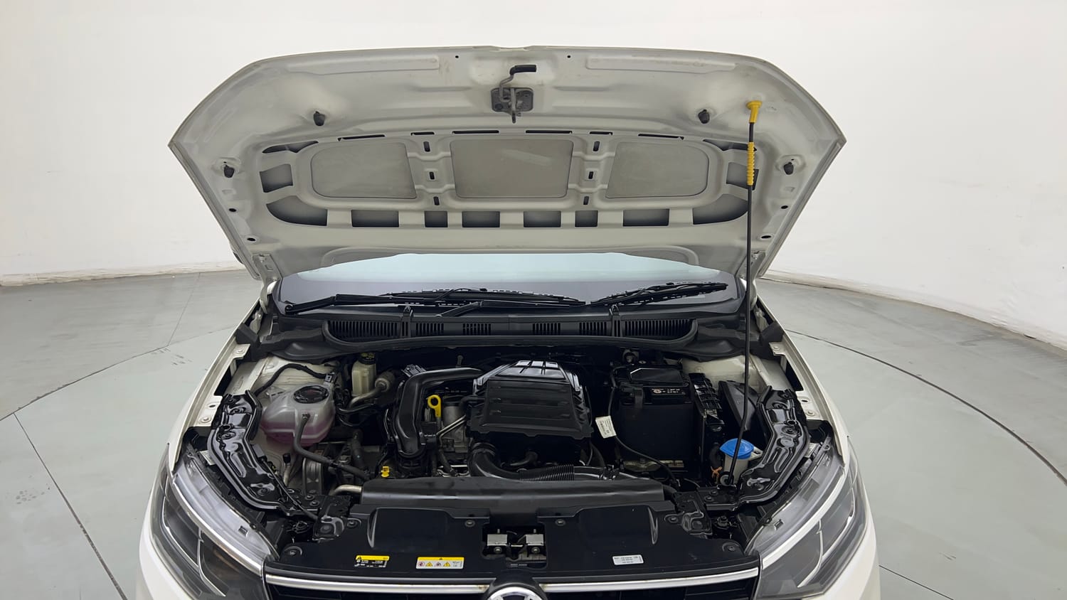Used 2024 Volkswagen Virtus Highline 1.0 TSI MT Petrol Manual engine ENGINE & BONNET OPEN FRONT VIEW