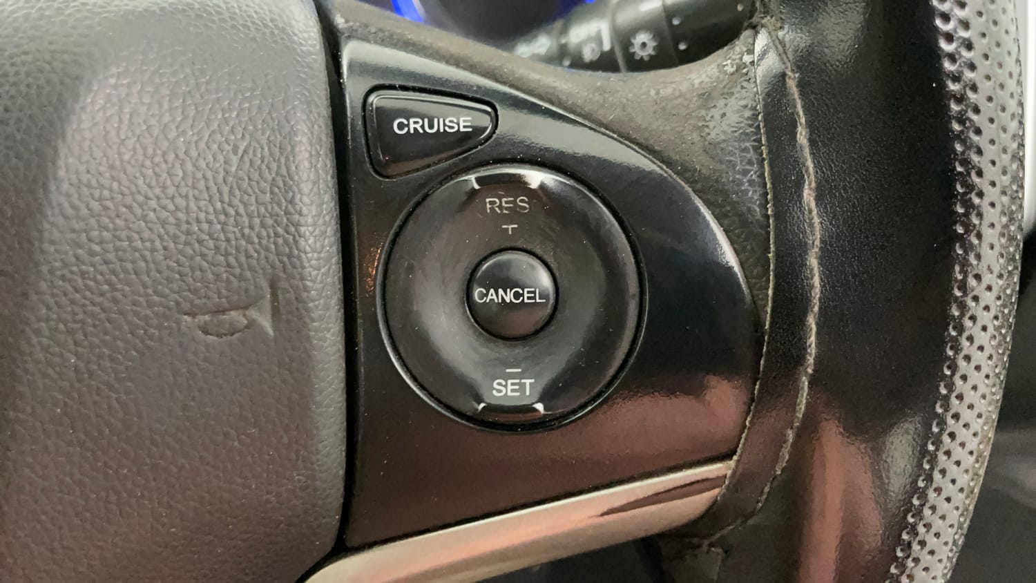 Used 2015 Honda City V Diesel Diesel Manual top_features Cruise control