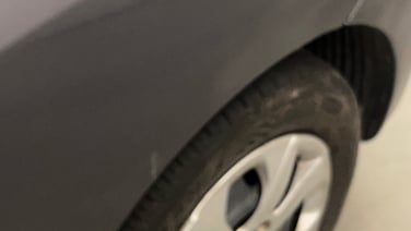 minor_scratch_0