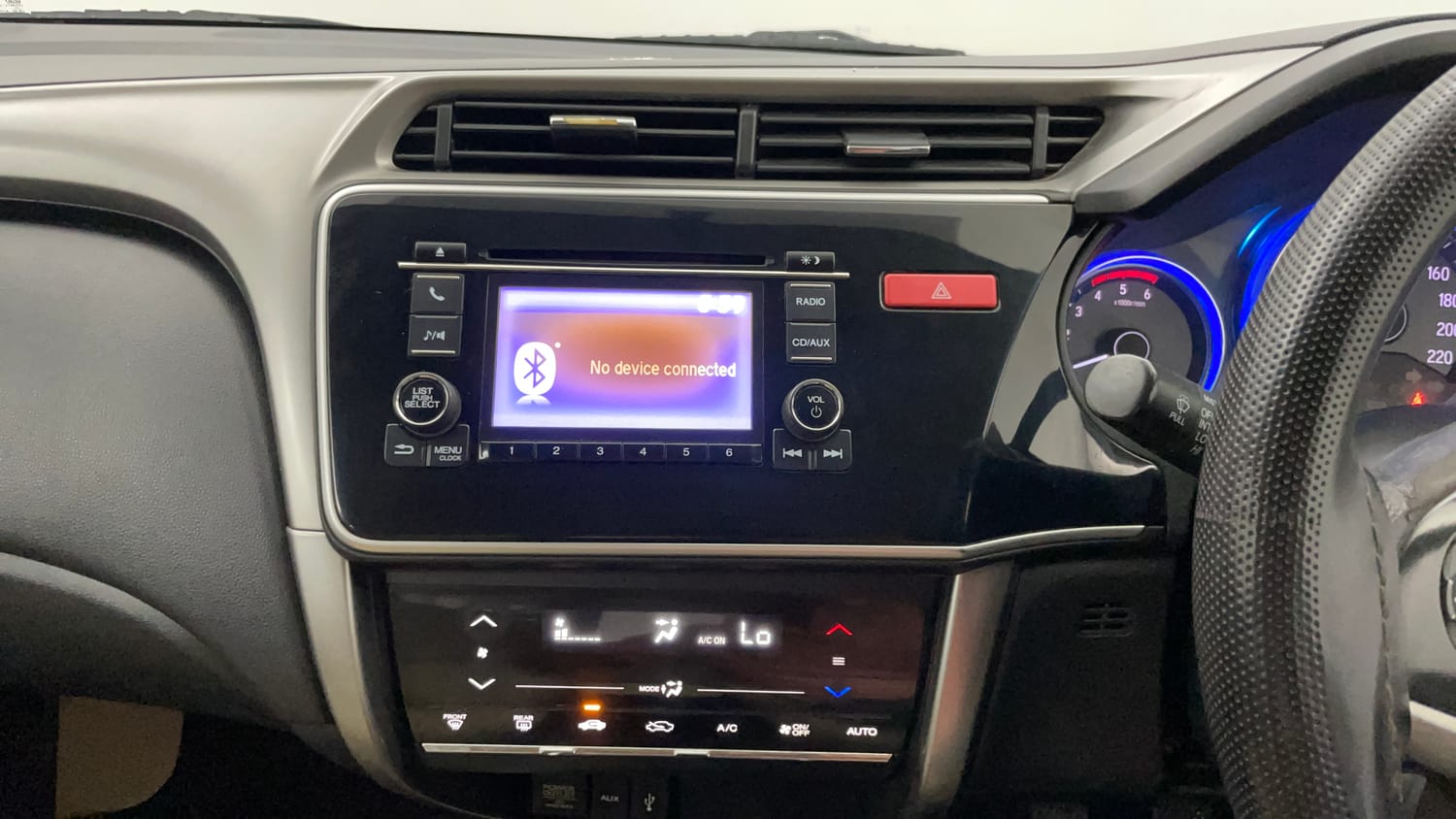 Used 2015 Honda City V Diesel Diesel Manual interior MUSIC SYSTEM & AC CONTROL VIEW