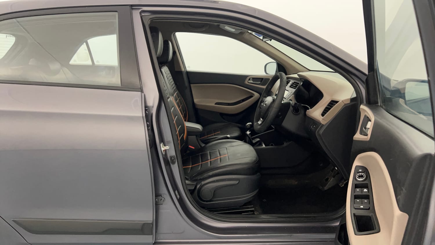 Used 2015 Hyundai Elite i20 Asta 1.2 Petrol Manual interior RIGHT SIDE FRONT DOOR CABIN VIEW