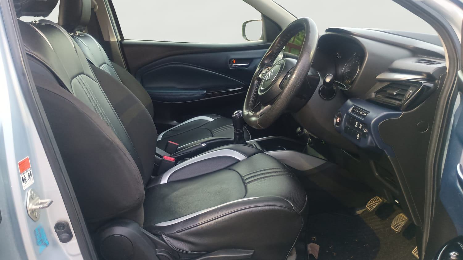 Used 2022 Maruti Suzuki Baleno Alpha MT Petrol Manual interior RIGHT SIDE FRONT DOOR CABIN VIEW