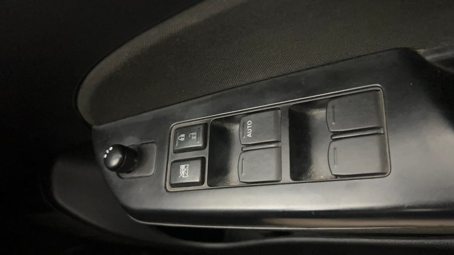 Used 2013 Maruti Suzuki Swift VXi Petrol Manual top_features Power windows