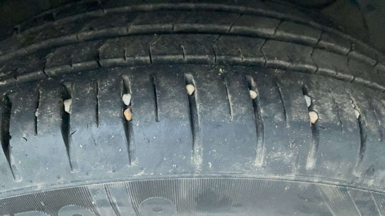 Used 2022 Maruti Suzuki Baleno Zeta AGS Petrol Automatic tyres RIGHT FRONT TYRE TREAD VIEW