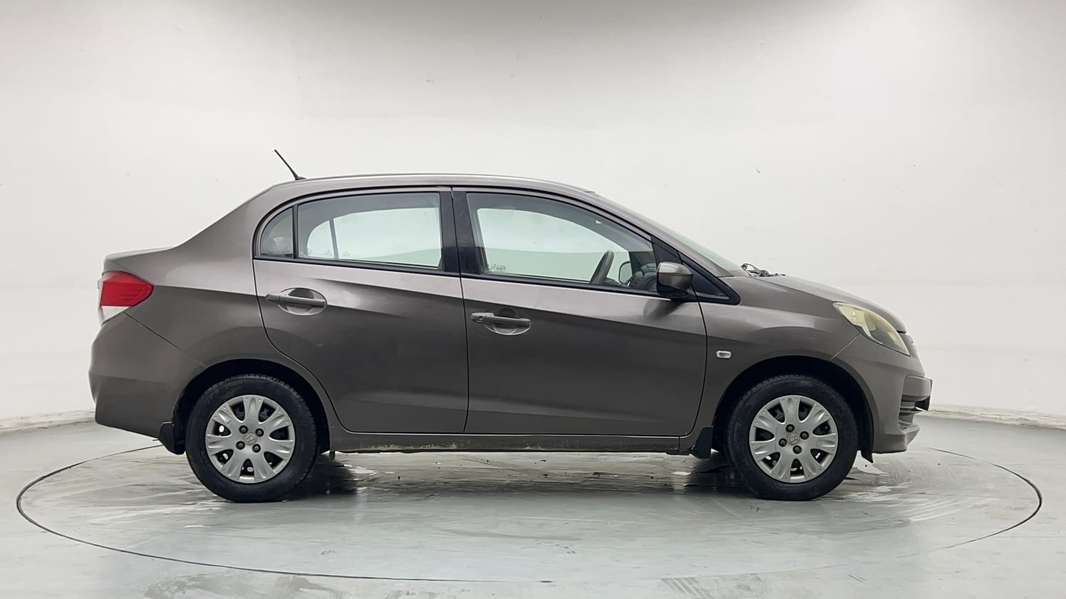 Used 2013 Honda Amaze 1.2 S i-VTEC Petrol Manual exterior RIGHT SIDE VIEW